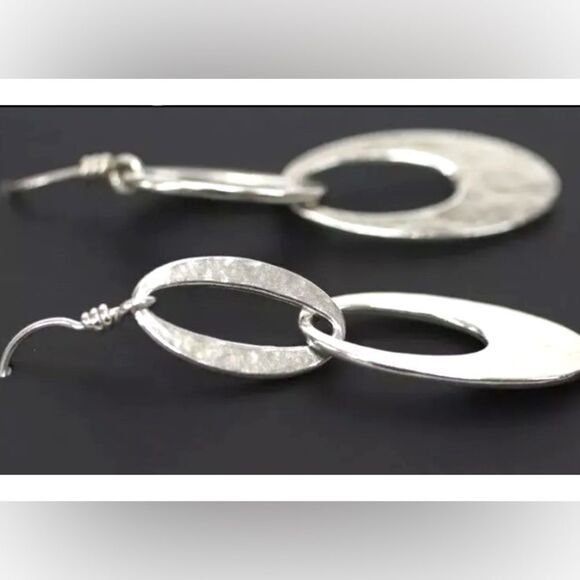 James Avery Retired Sterling Silver Hammered Oval Link Earrings - Picture 2 of 5